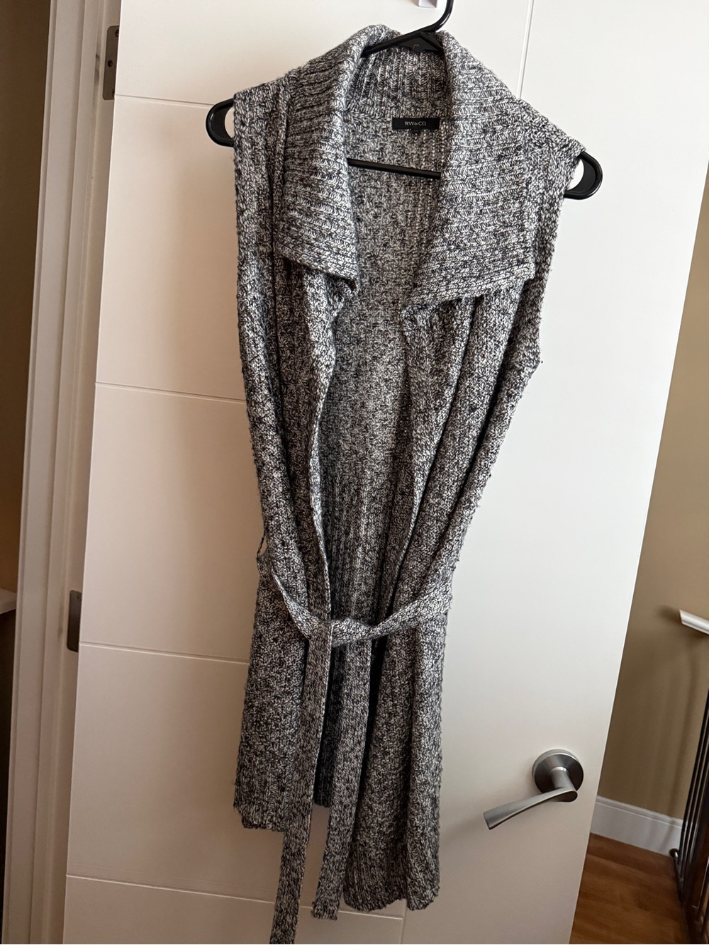 Sleeveless Knit Belted vest - Gray